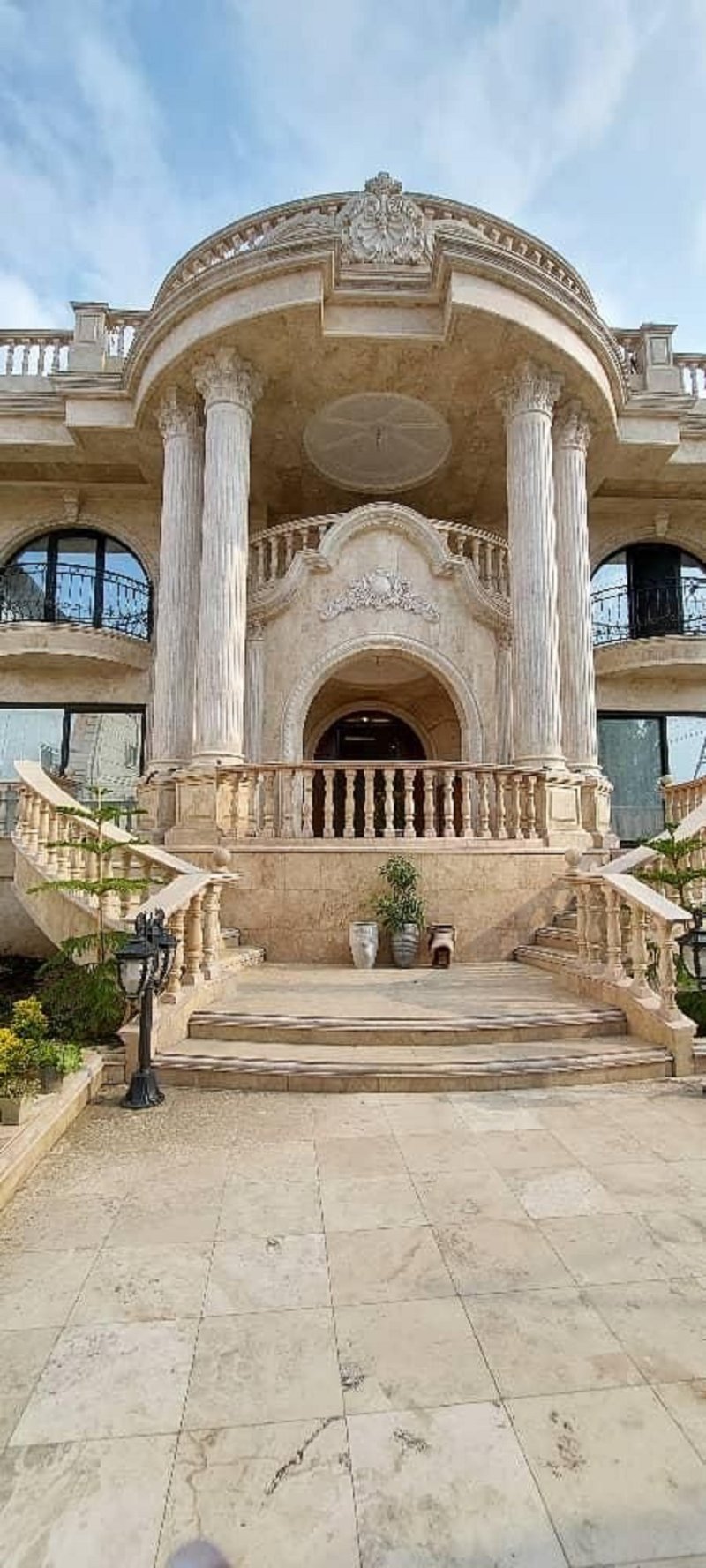 ویلا 500 متری چهارخوابه در خیابان تهران قائم شهر13795827238