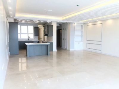 آپارتمان 130 متری دو خوابه در نیاوران تهران