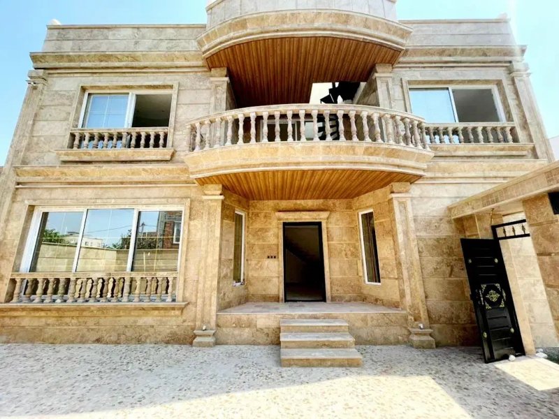 ویلا 200 متری سه خوابه در خیابان تهران قائم شهر13796327251