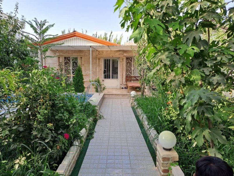 ویلا 300 متری در سهیلیه کرج13789927106