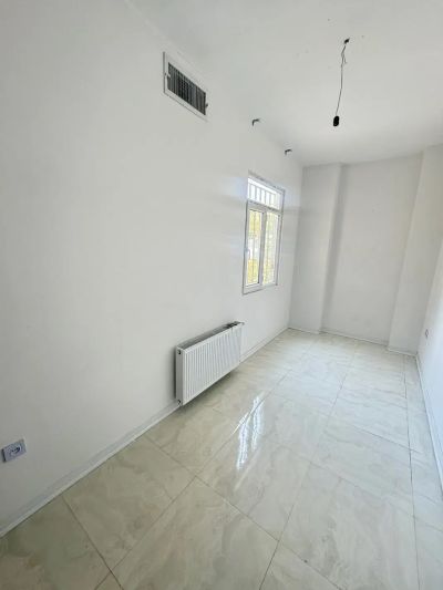 اداری 140 متری چهارخوابه در صادقیه تهران