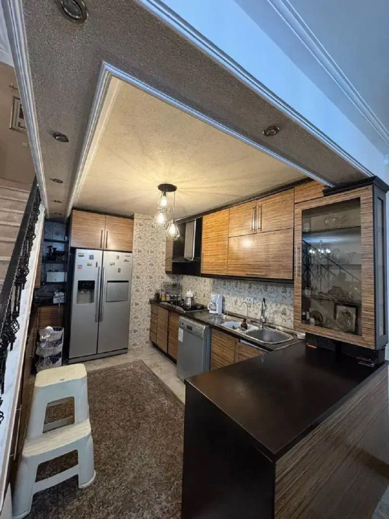 آپارتمان 170 متری سه خوابه در شهرک اکباتان تهران13811727582