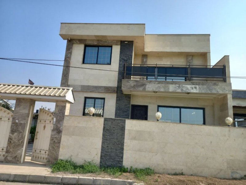 ویلا 250 متری دو خوابه در ولیسده آمل13805327419