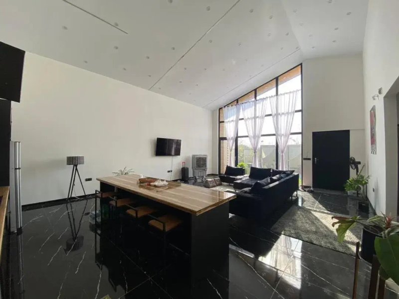 ویلا 200 متری دو خوابه در شهرک زعفرانیه کرج13812827660