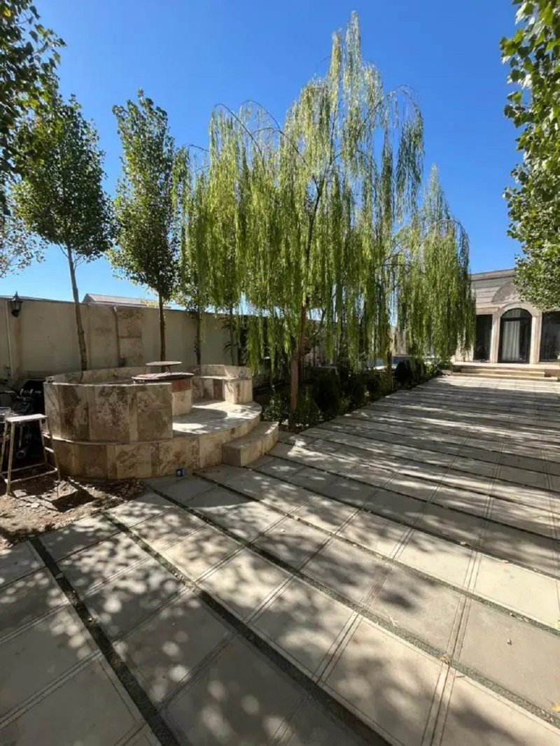 ویلا 330 متری دو خوابه در شهرک زعفرانیه کرج13812527627