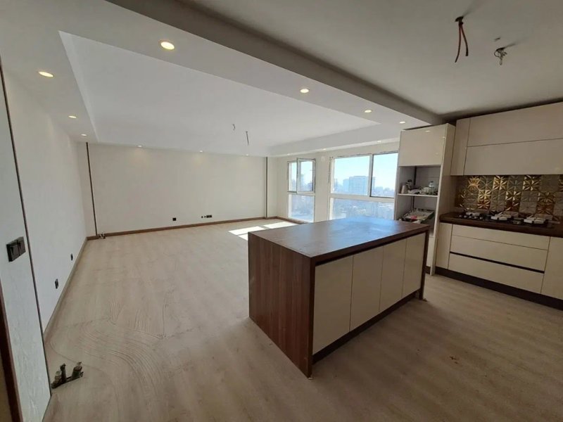 آپارتمان 135 متری سه خوابه در سعادت آباد تهران13806327432