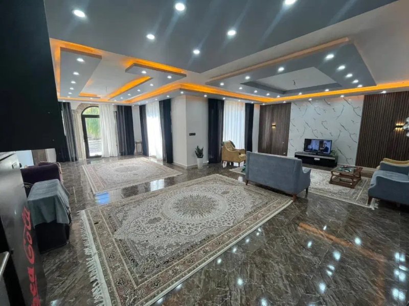 ویلا 330 متری دو خوابه در شهرک زعفرانیه کرج13812527630