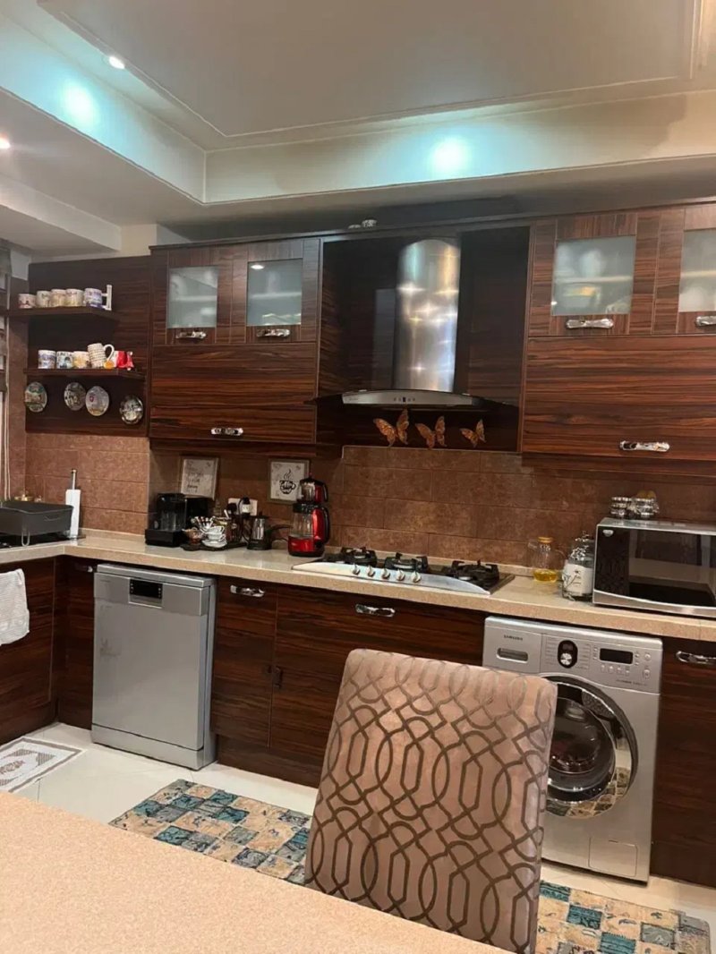 آپارتمان 135 متری دو خوابه در قیطریه تهران13807627490