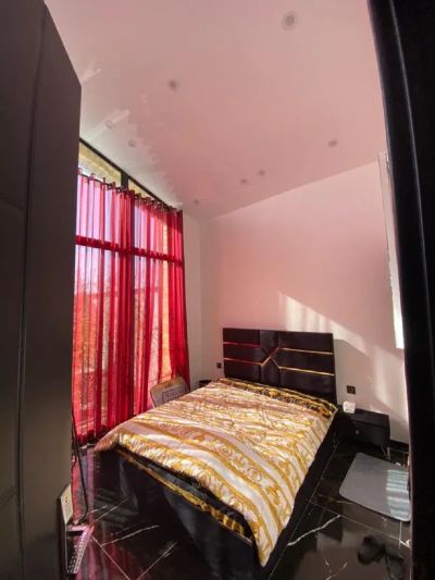 ویلا 200 متری دو خوابه در شهرک زعفرانیه کرج