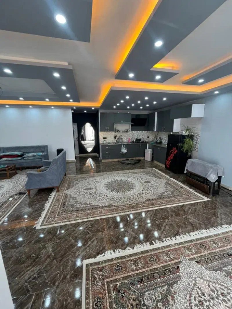 ویلا 330 متری دو خوابه در شهرک زعفرانیه کرج13812527631