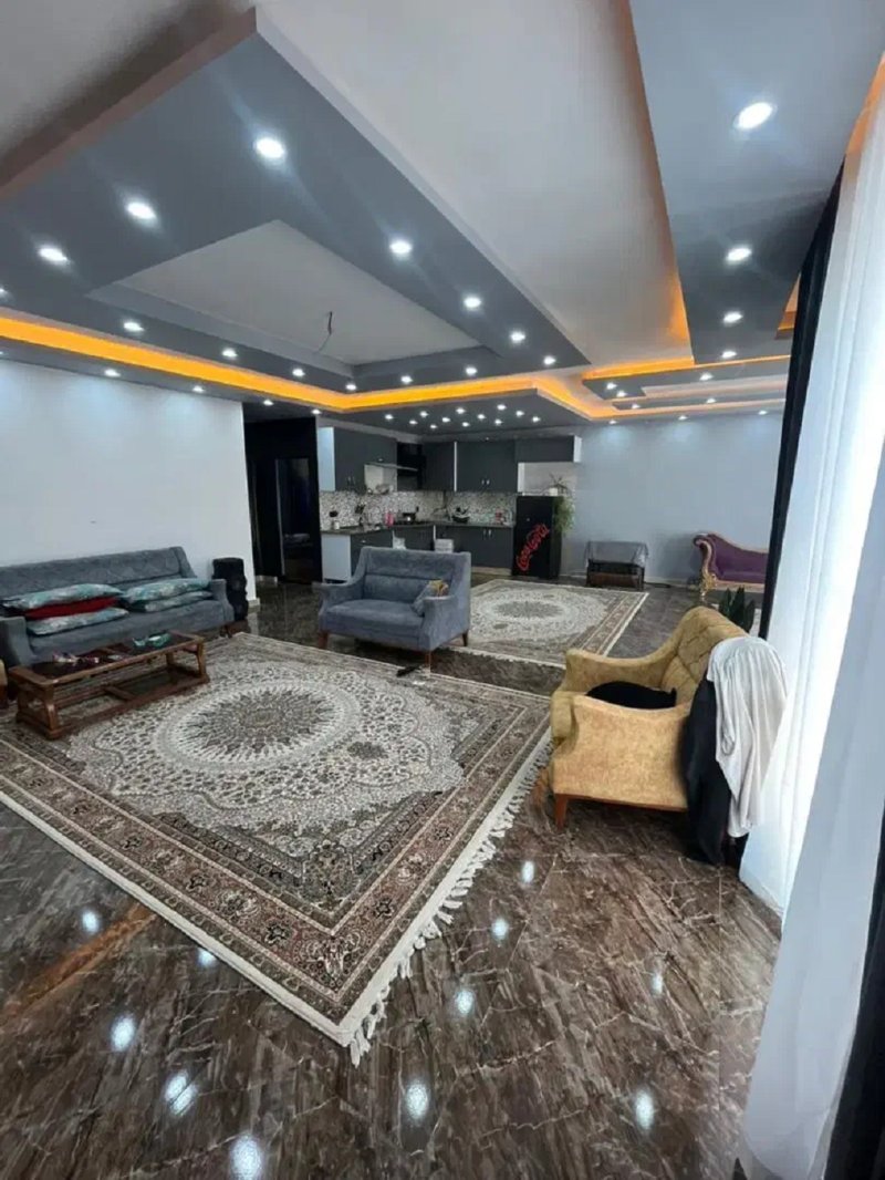 ویلا 330 متری دو خوابه در شهرک زعفرانیه کرج13812527629