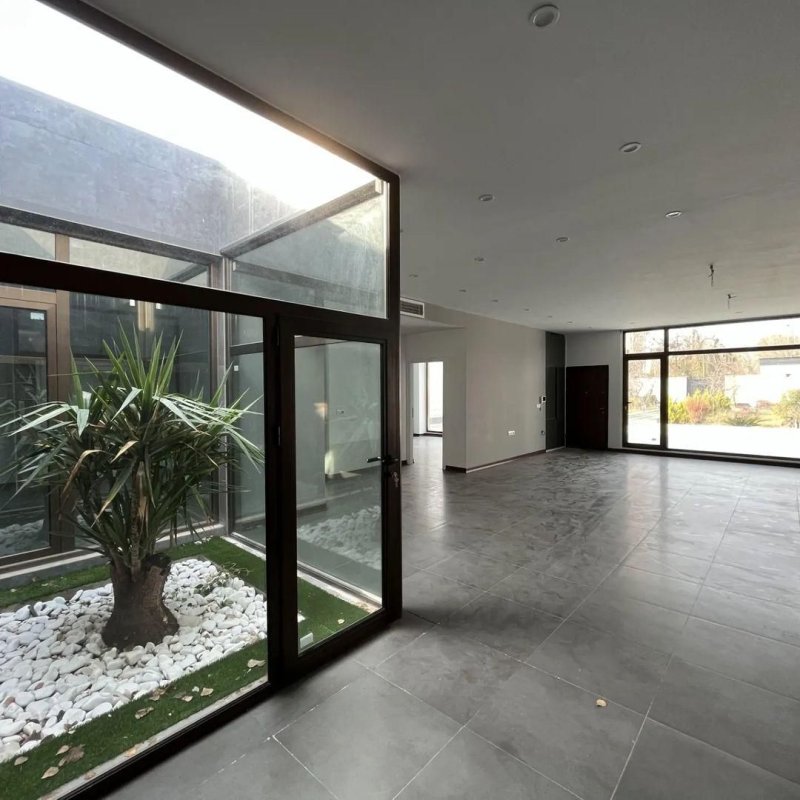 ویلا 300 متری سه خوابه در محمود آباد13816027752