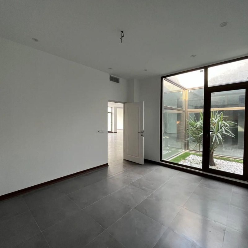 ویلا 300 متری سه خوابه در محمود آباد13816027753