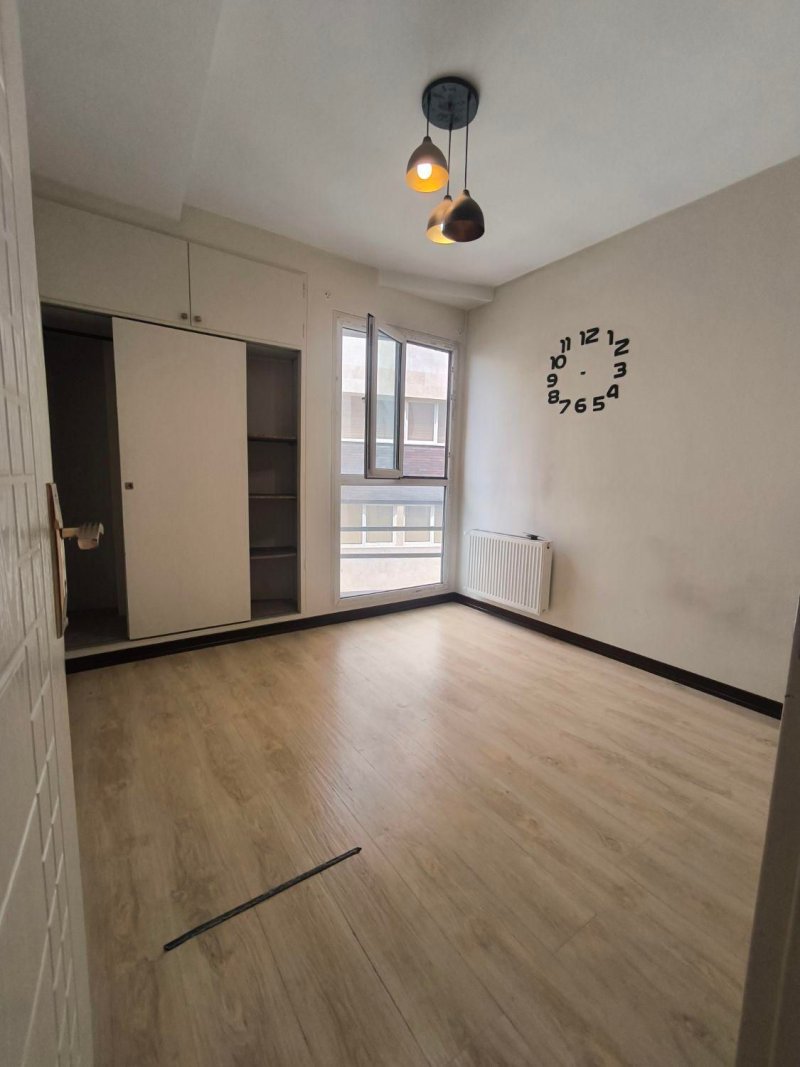 آپارتمان 91 متری دو خوابه در عباس‌آباد تهران13823728004