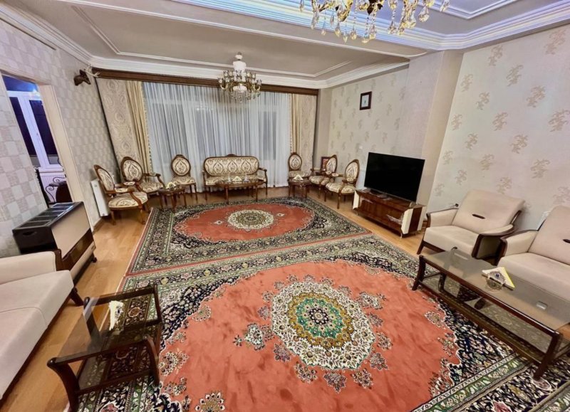 آپارتمان 90 متری دو خوابه در ولیعصر تبریز13831528096