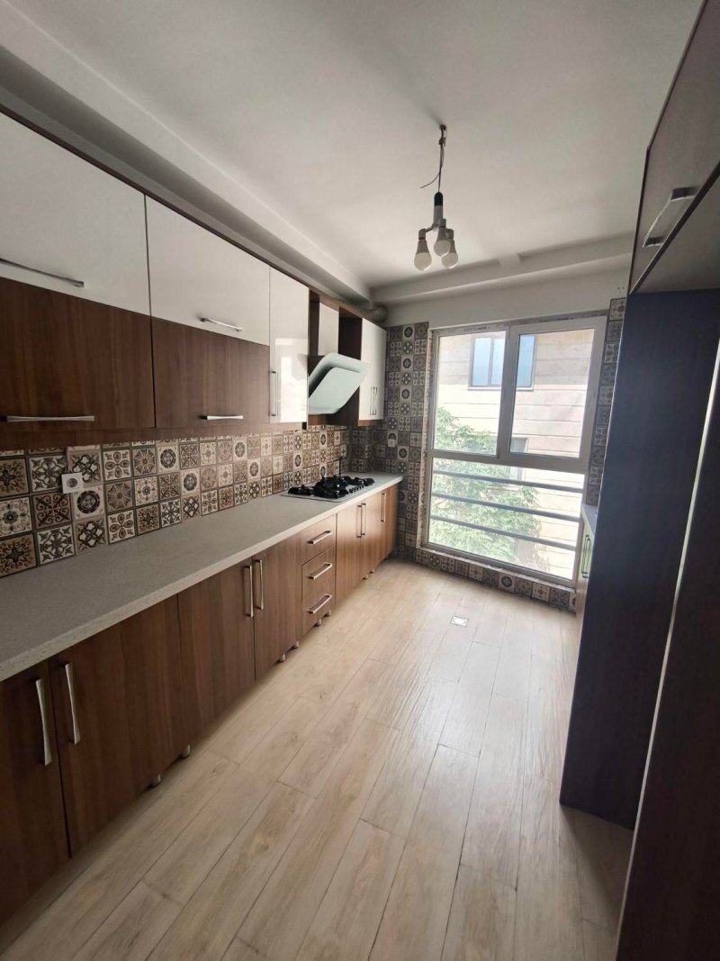 آپارتمان 91 متری دو خوابه در عباس‌آباد تهران13823728003