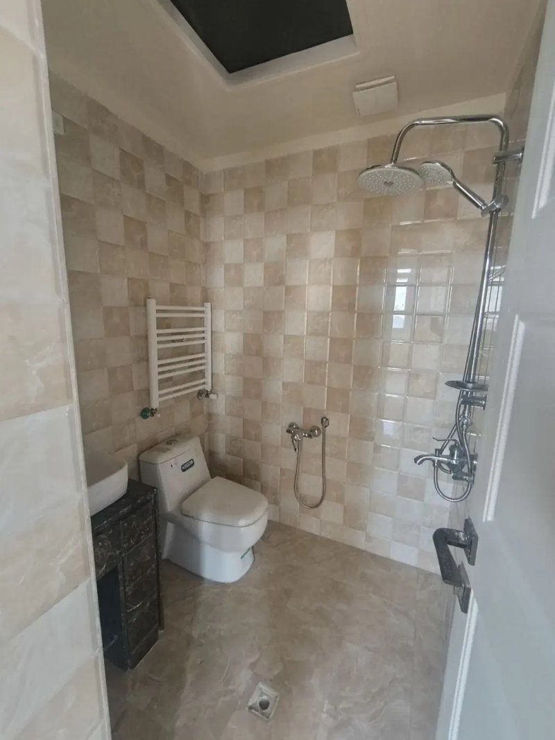 آپارتمان 90 متری دو خوابه در بهار تهران13822727970