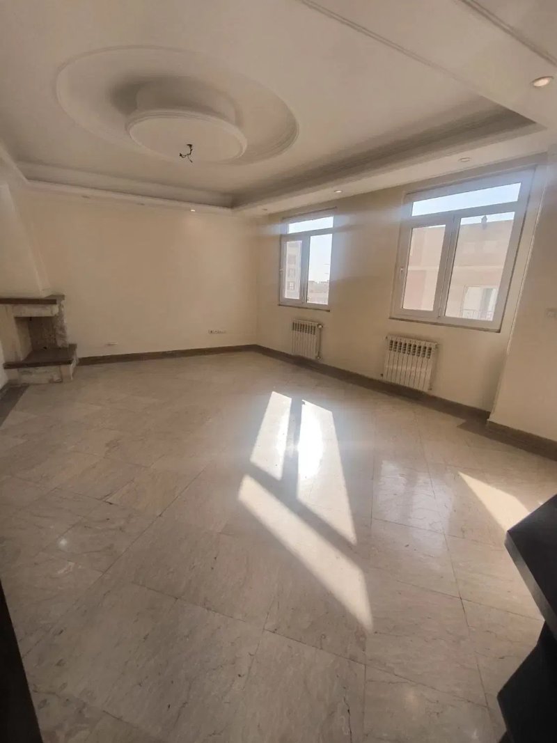 آپارتمان 80 متری دو خوابه در بهار تهران13824728028