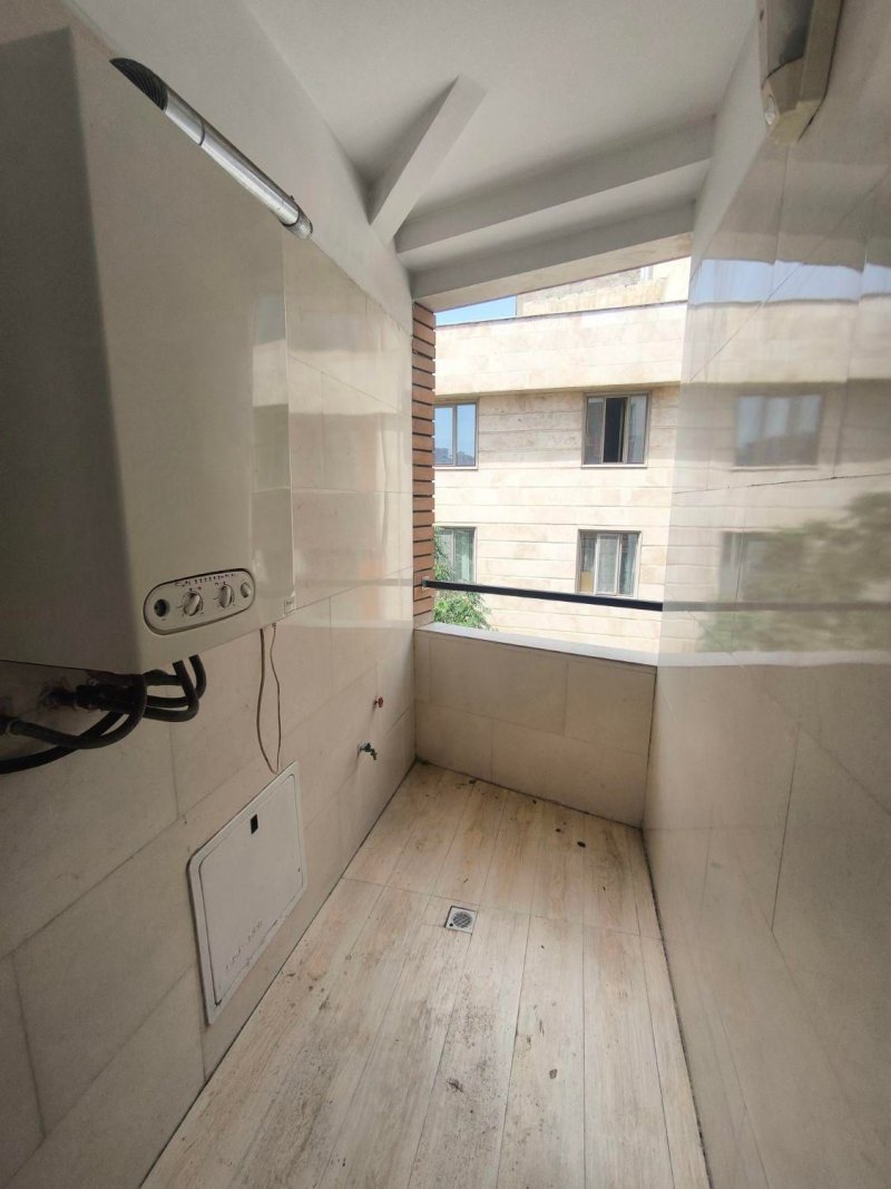 آپارتمان 91 متری دو خوابه در عباس‌آباد تهران13823728005