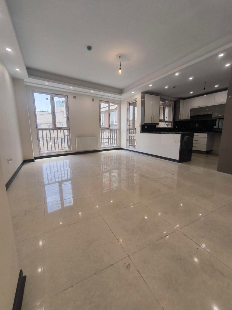 آپارتمان 95 متری دو خوابه در عباس‌آباد تهران13823027978