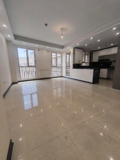 آپارتمان 95 متری دو خوابه در عباس‌آباد تهران