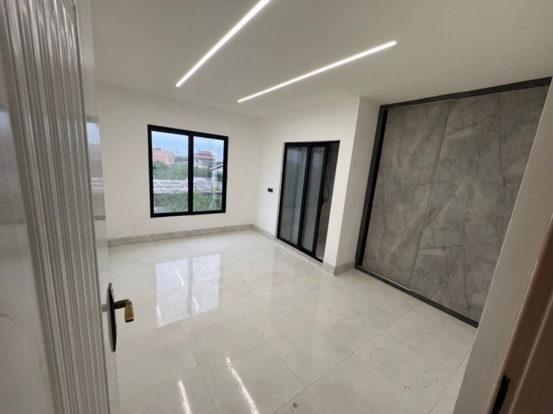 ویلا 180 متری سه خوابه در کلاکسر آمل13826328049