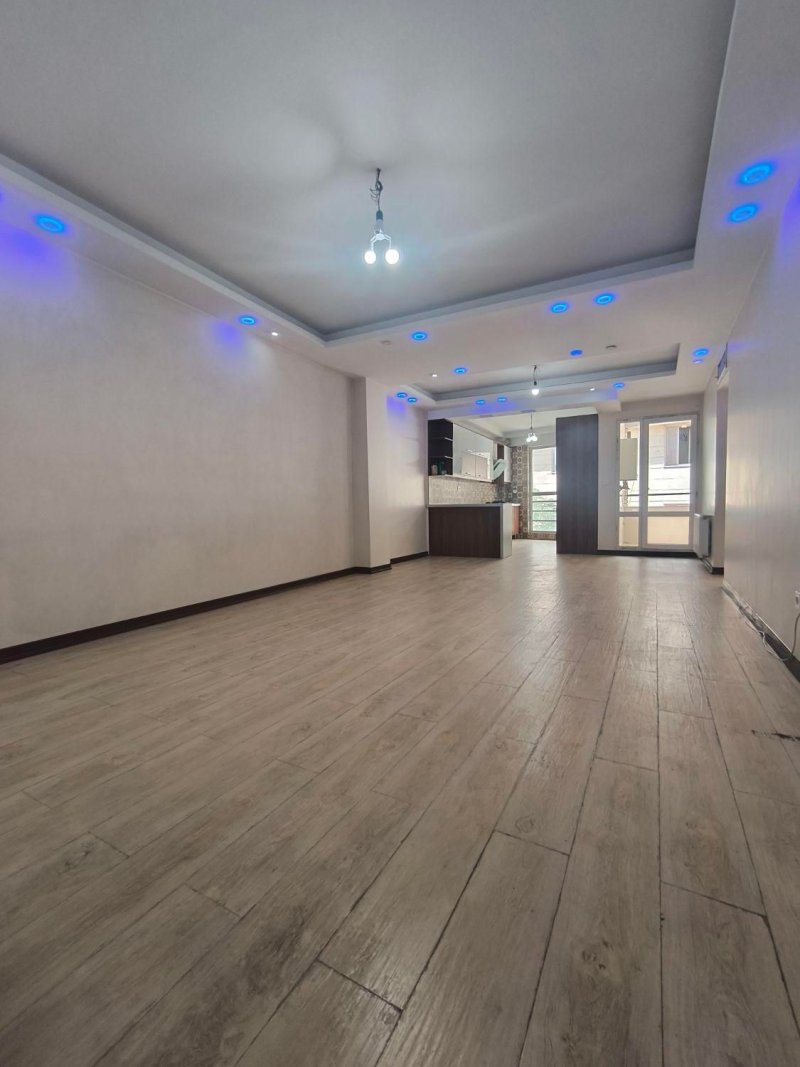 آپارتمان 91 متری دو خوابه در عباس‌آباد تهران13823728001