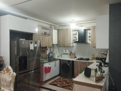 آپارتمان 78 متری دو خوابه در فاز 6 پرند