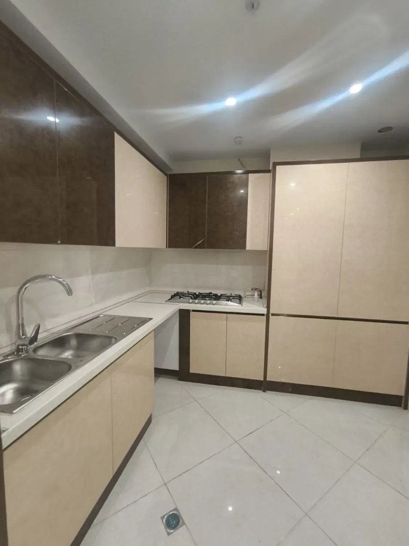 آپارتمان 101 متری دو خوابه در بهار تهران13823327989