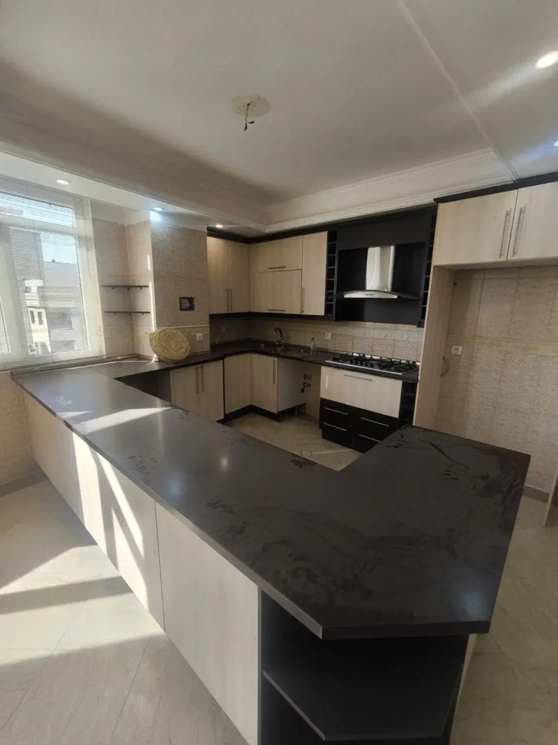 آپارتمان 80 متری دو خوابه در بهار تهران13824728031