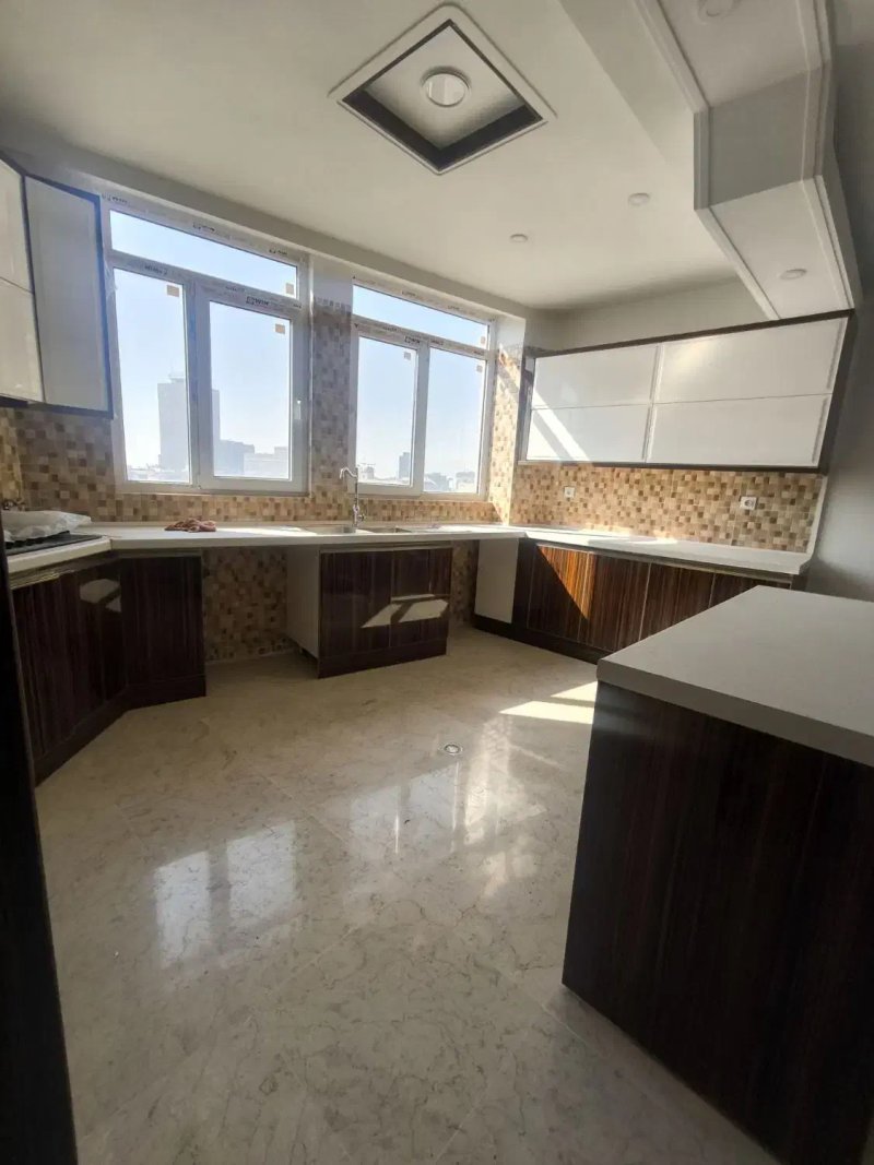 آپارتمان 90 متری دو خوابه در بهار تهران13822727967