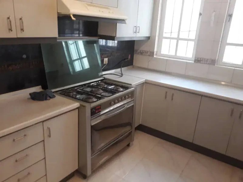 آپارتمان 108 متری دو خوابه در لویزان تهران13835128127