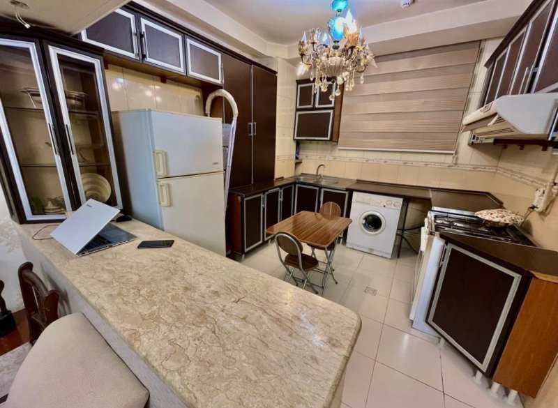 آپارتمان 90 متری دو خوابه در ولیعصر تبریز13831528097