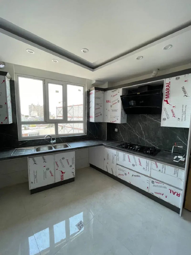 آپارتمان 94 متری دو خوابه در کاج تهران13838328202