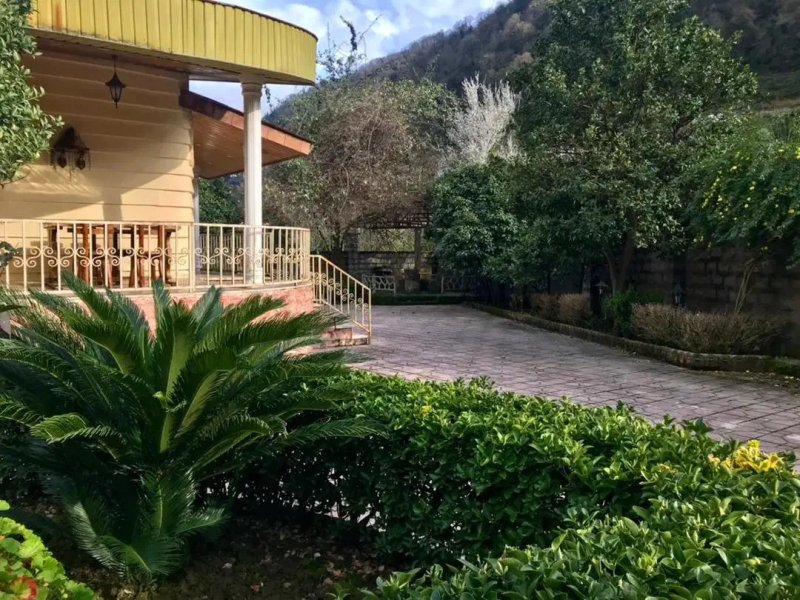 ویلا 700 متری چهارخوابه در نوشهر13844428333