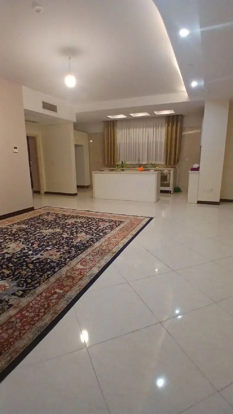 آپارتمان 88 متری دو خوابه در کوی ارم تهران13848328406