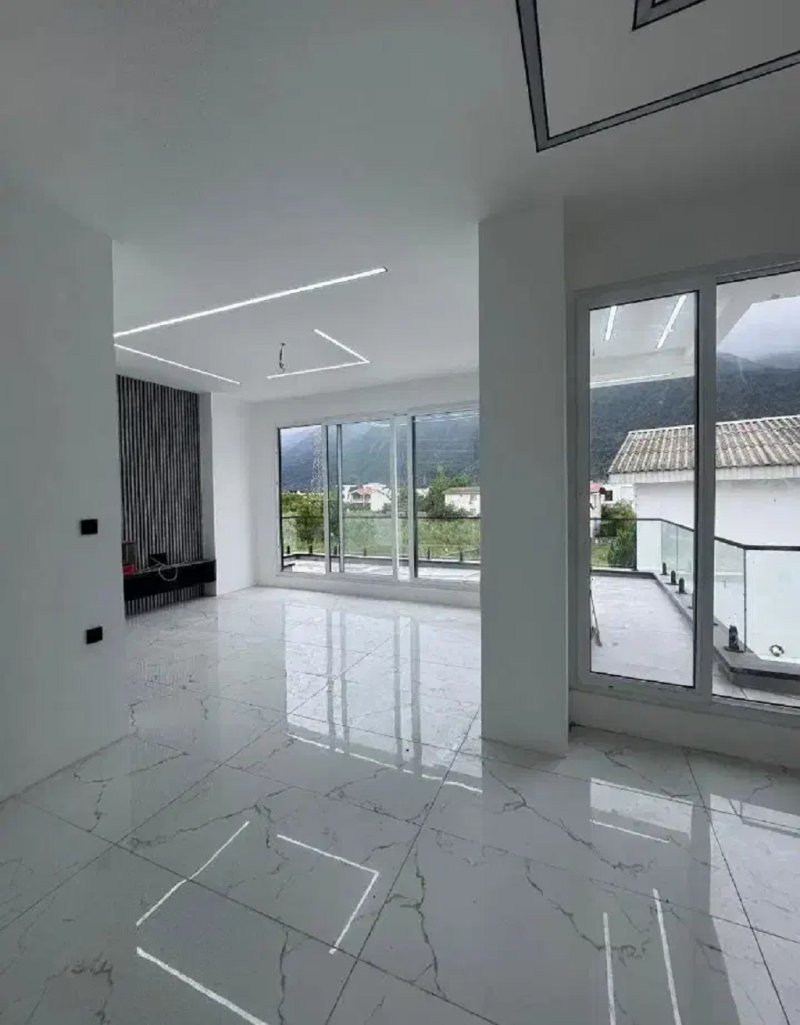 ویلا 200 متری سه خوابه در نوشهر13845028361