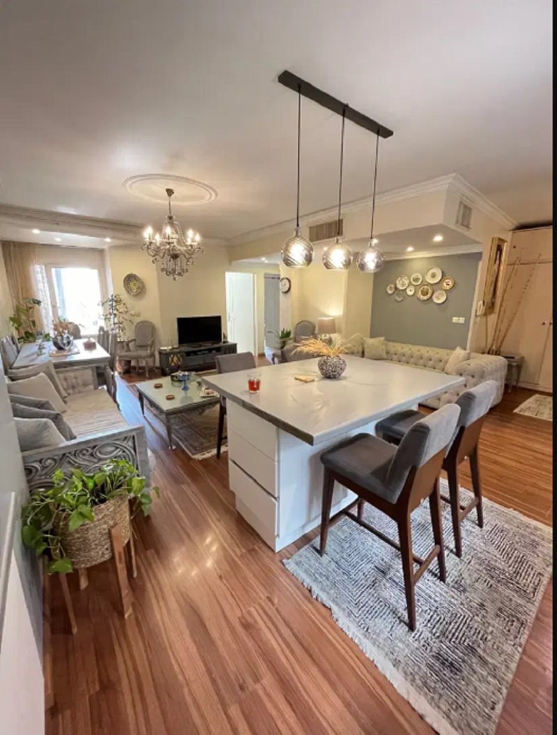 آپارتمان 86 متری دو خوابه در آیت الله کاشانی تهران13854328525