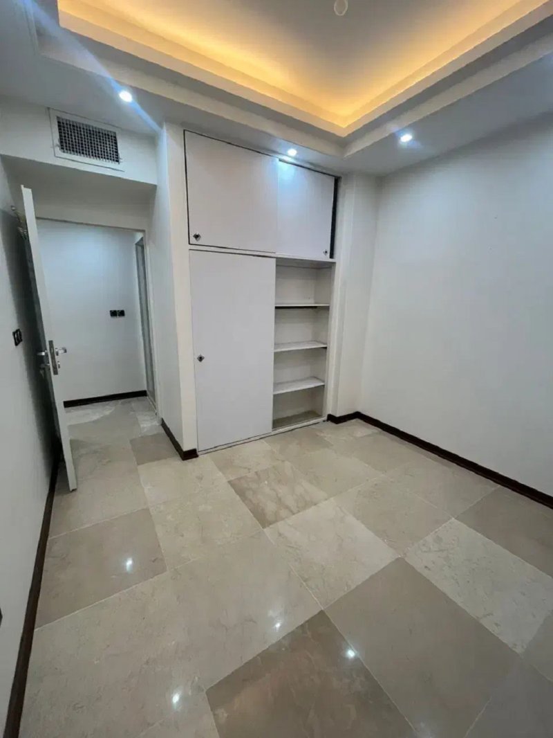 آپارتمان 150 متری سه خوابه در نیروی هوایی تهران13869728666