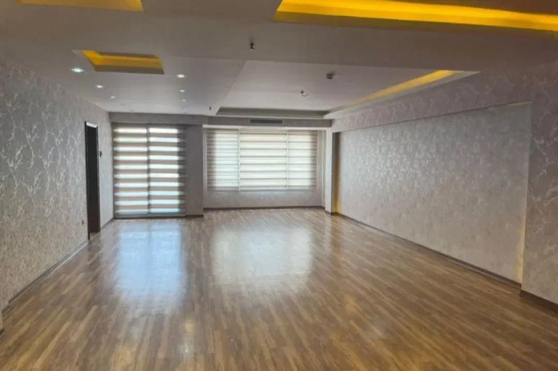 آپارتمان 170 متری سه خوابه در سعادت آباد اصفهان13873928704