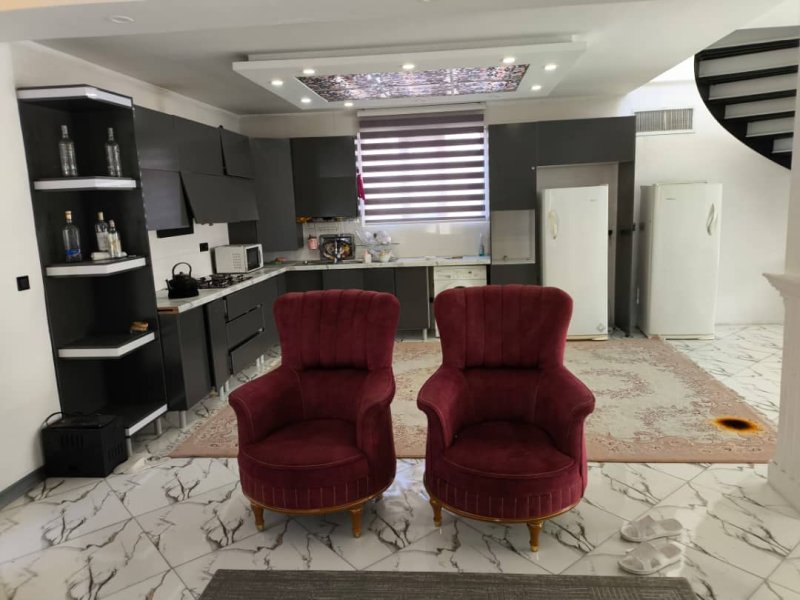 ویلا 1300 متری چهارخوابه در سهیلیه کرج13872928696