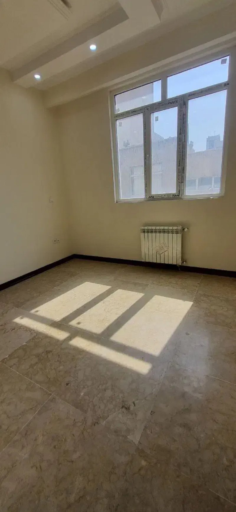 آپارتمان 98 متری دو خوابه در نیروی هوایی تهران13882028802