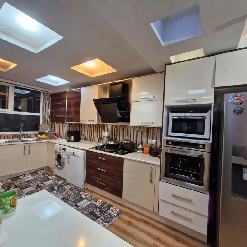 آپارتمان 140 متری سه خوابه در بلوار کشاورز تهران13885128933