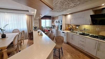 آپارتمان 165 متری سه خوابه در بلوار کشاورز تهران