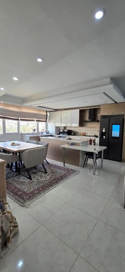 آپارتمان 100 متری دو خوابه در پونک تهران