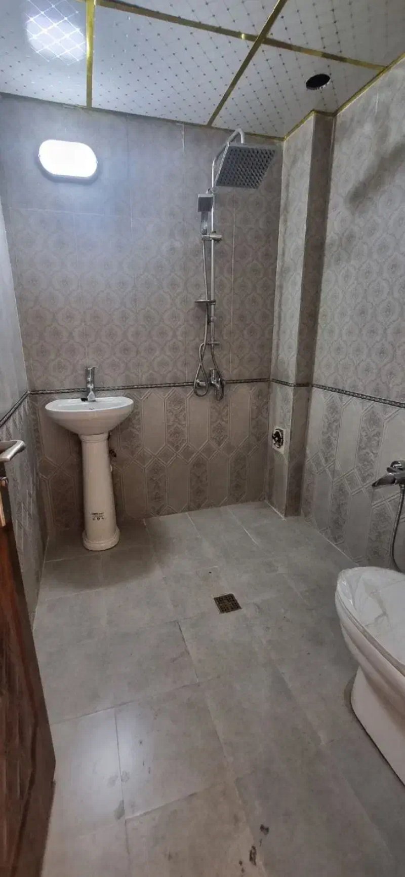 آپارتمان 98 متری دو خوابه در نیروی هوایی تهران13882028804