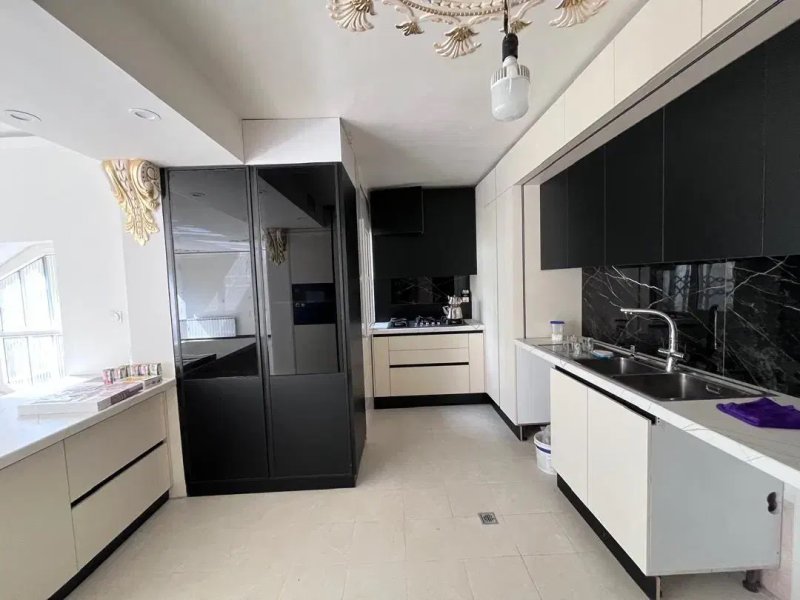 آپارتمان 200 متری چهارخوابه در بلوار کشاورز تهران13884228890