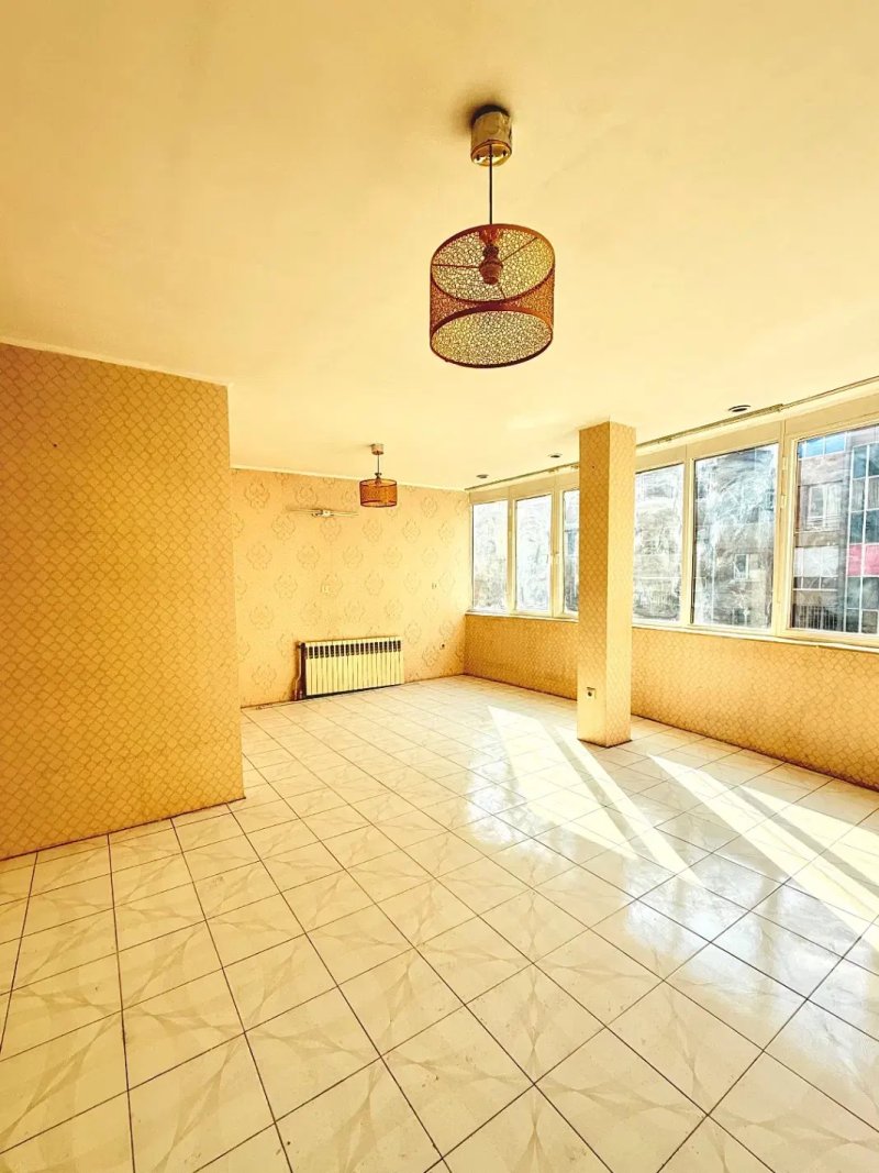 آپارتمان 114 متری سه خوابه در اسکندری تهران13903029133