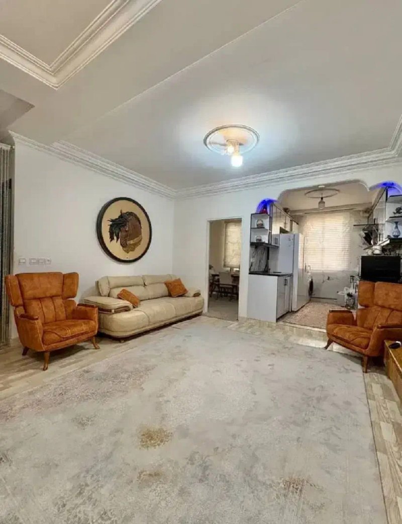 آپارتمان 68 متری دو خوابه در 20 متری امام خمینی اسلام شهر13905429185