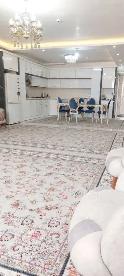 آپارتمان 131 متری سه خوابه در گلبهار